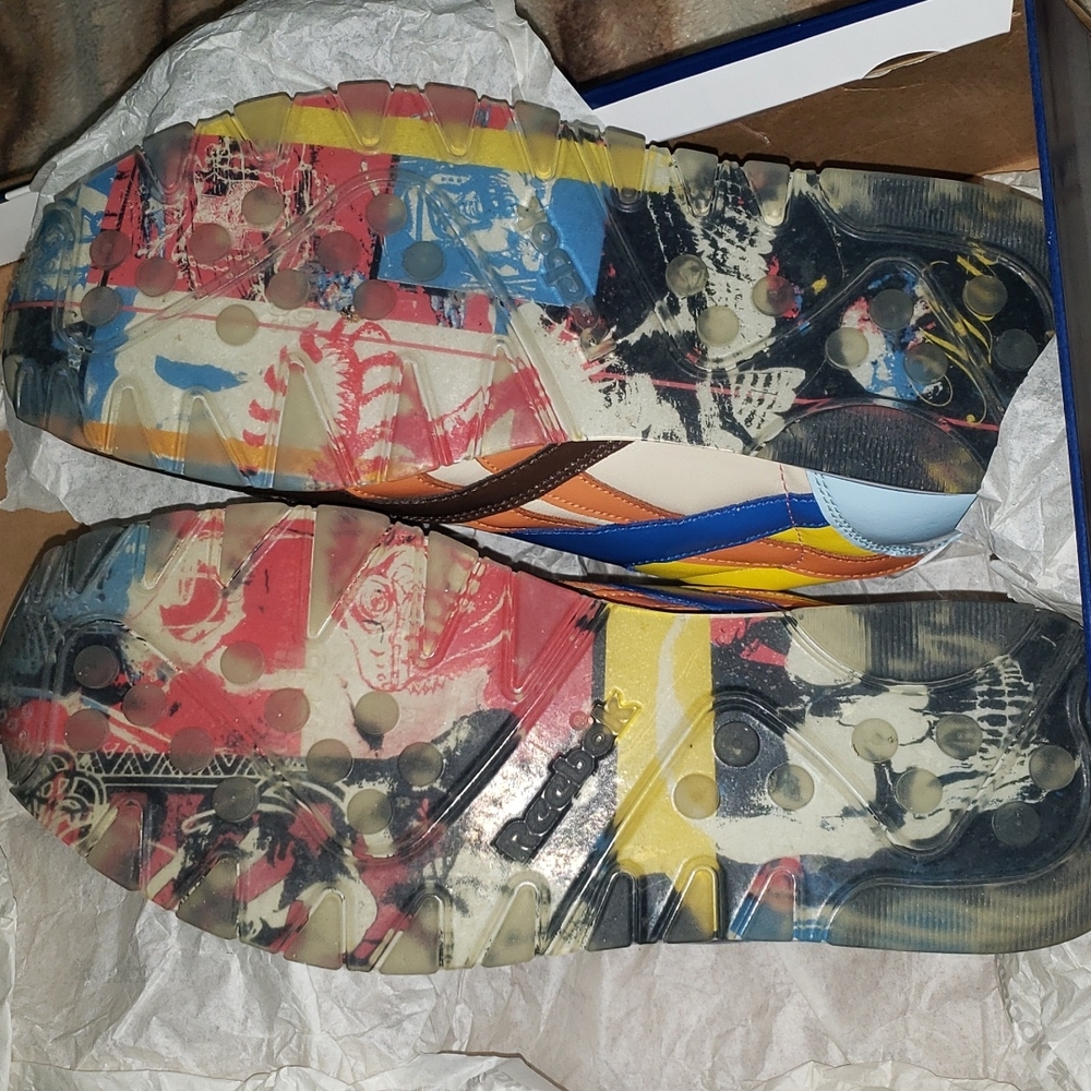 Reebok - Picture 5 of 5